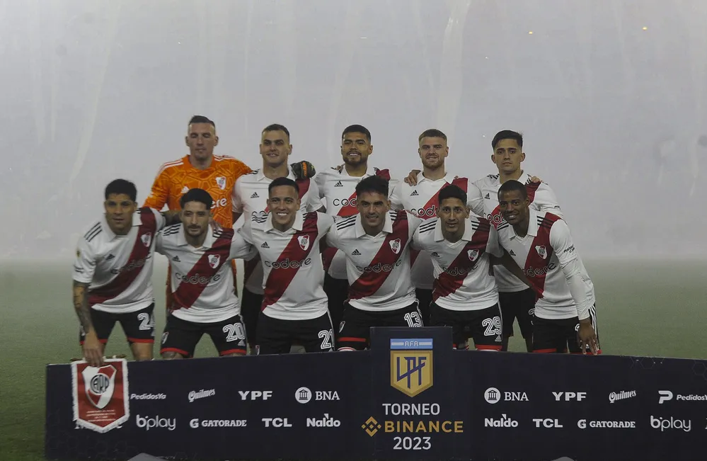 EL OBJETIVO FOTO RIVER PLATE RACING 28-07-2023_equipo_river_plate_en_el