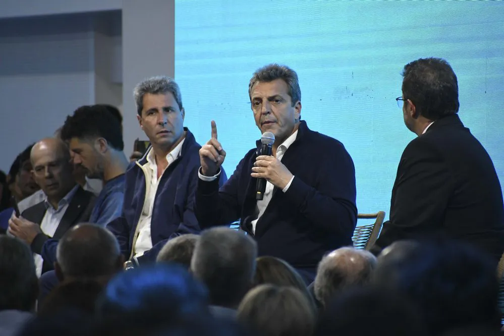 EL OBJETIVO FOTO MASSA SAN JUAN TELAM