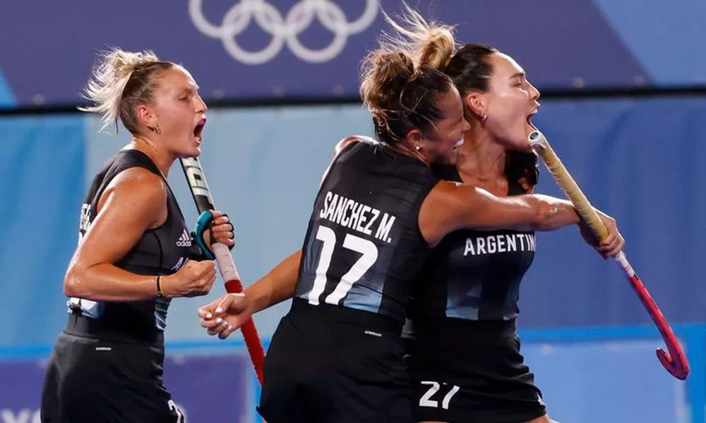 Las Leonas vencieron a India y buscarán su primera medalla de oro