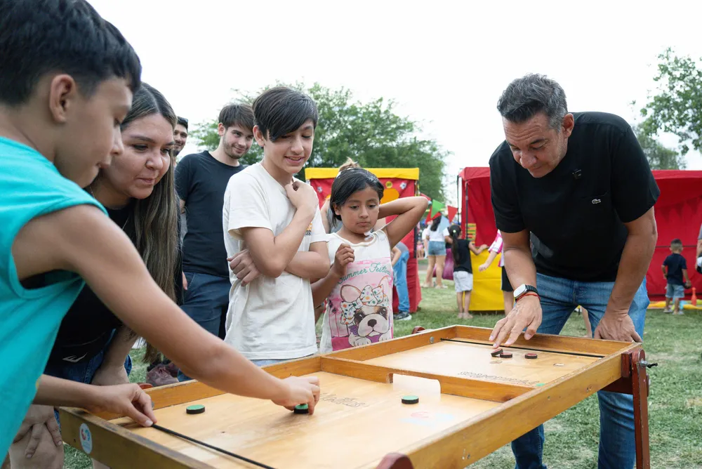 la Kermés y Cine bajo las Estrellas