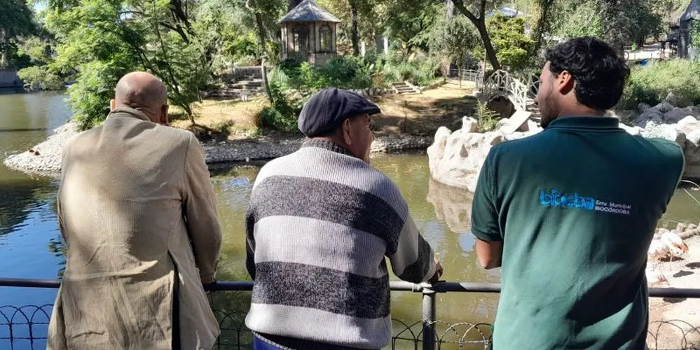 EL OBJETIVO FOTO PARQUE BIODIVERSIDAD VISITA ADULTOS MAYORES