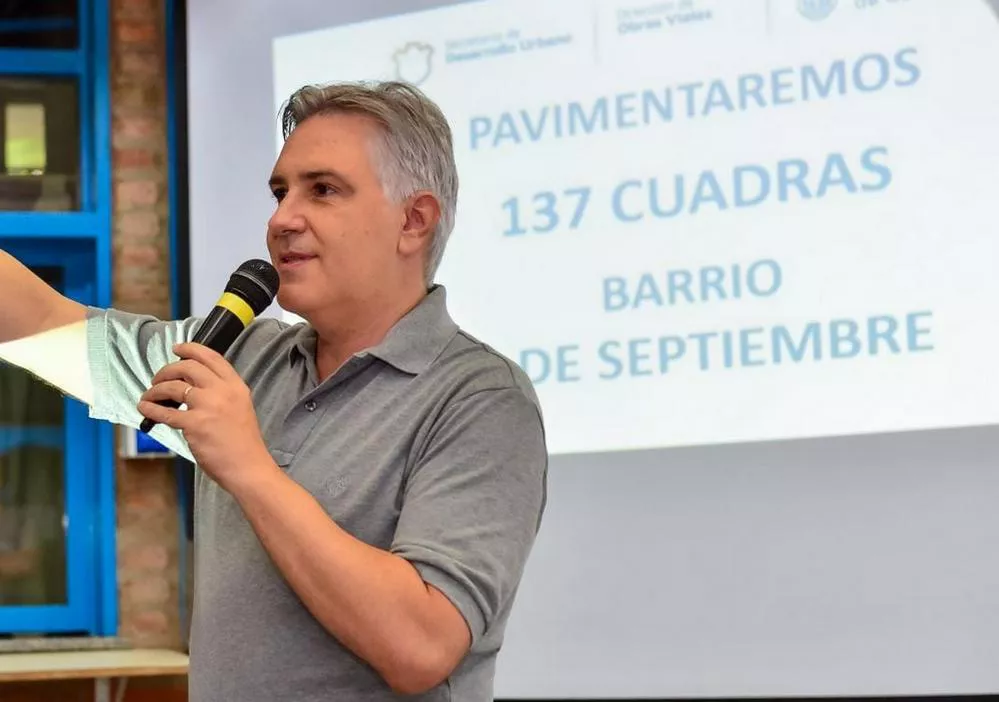 EL OBJETIVO FOTO LLARYORA PAVIMENTO 2 DE SEPTIEMBRE (2)