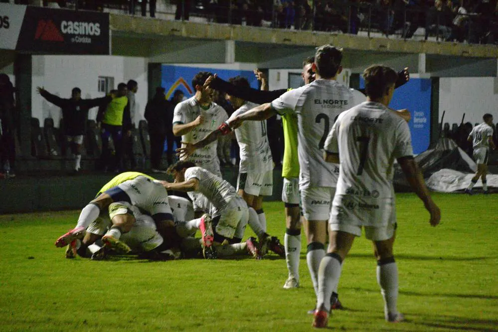 EL OBJETIVO FOTO SPORTIVO BELGRANO DOUGLAS HAIG 100825
