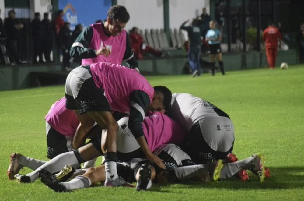 EL OBJETIVO FOTO SPORTIVO 9 DE JULIO X DIARIOSPORTS