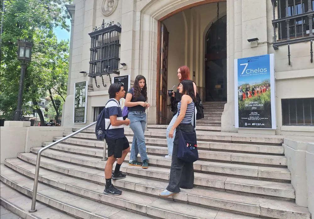 EL OBJETIVO FOTO DEFENSORIA DEL PUEBLO INFORME UNIVERSITARIOS