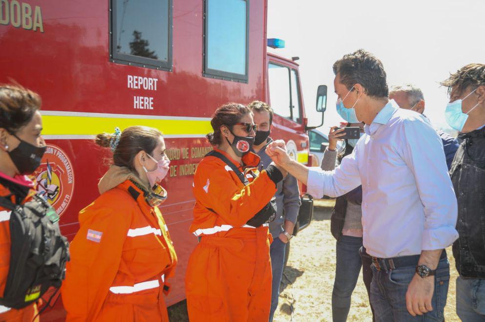 Calvo con los bomberos