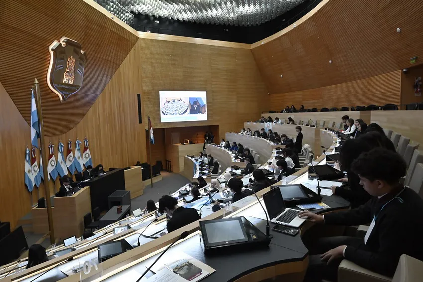 Jovenes-legislatura-02_ prensa Legislatura