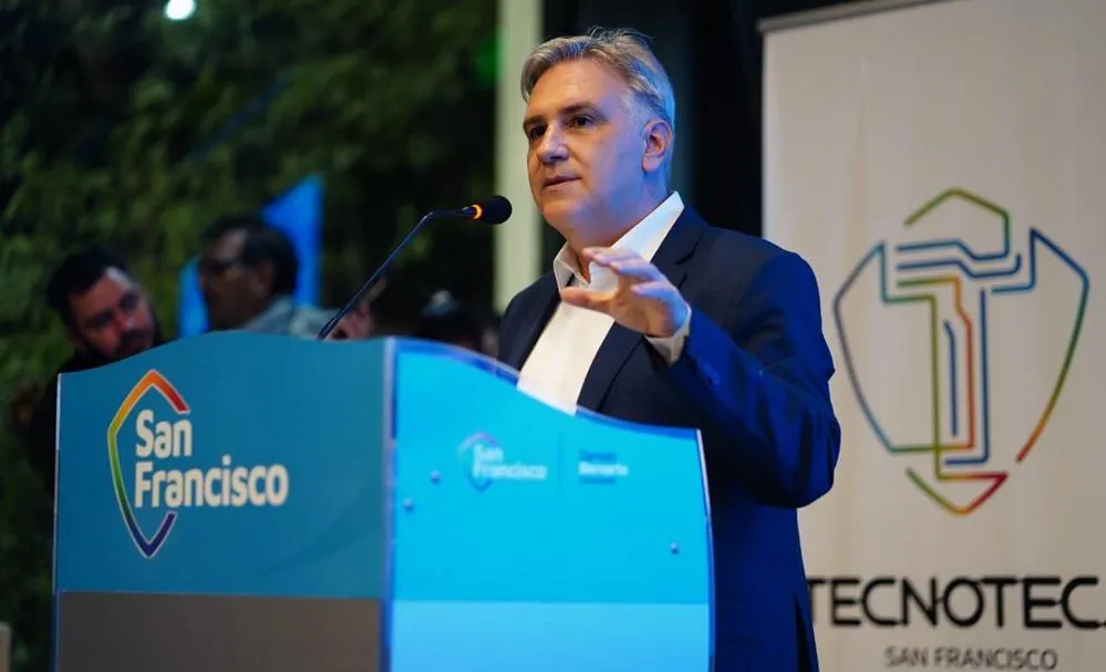 EL OBJETIVO FOTO LLARYORA SAN FRANCISCO 2