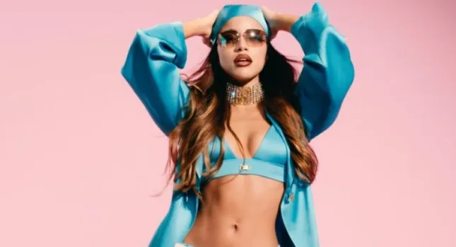 la cantante Emilia Mernes