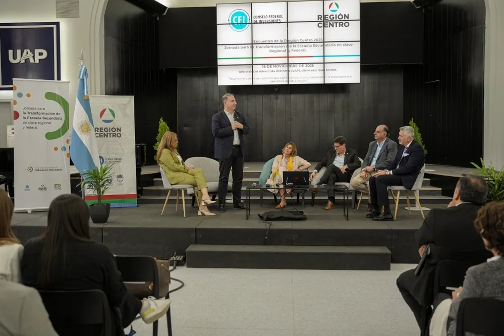 EL OBJETIVO FOTO REGION CENTRO REUNION EDUCACION LIBERTADOR SAN MARTIN