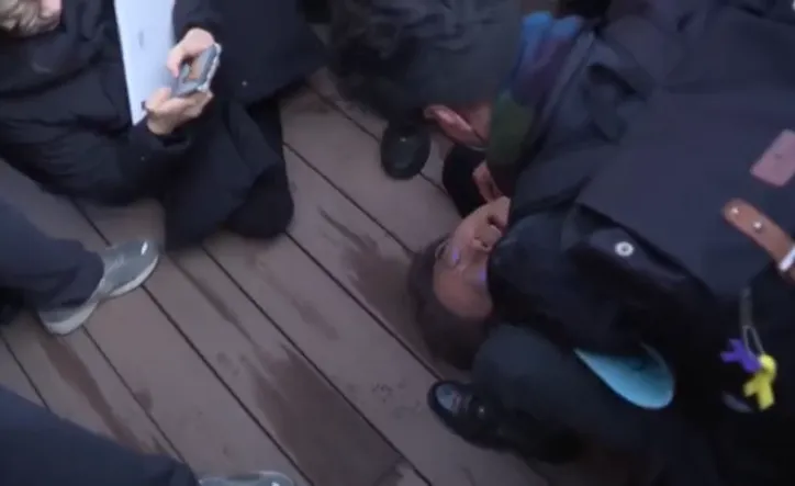 Lee Jae-myung apuñalado 2