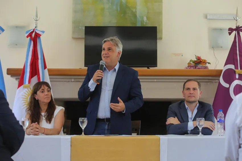 Llaryora - Villa-del-Totoral_ cba.gov.ar