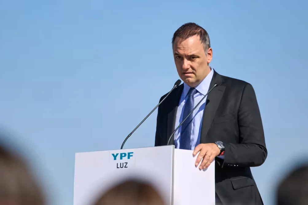 adorni-en-la-inauguracion-del-parque-solar-ypf