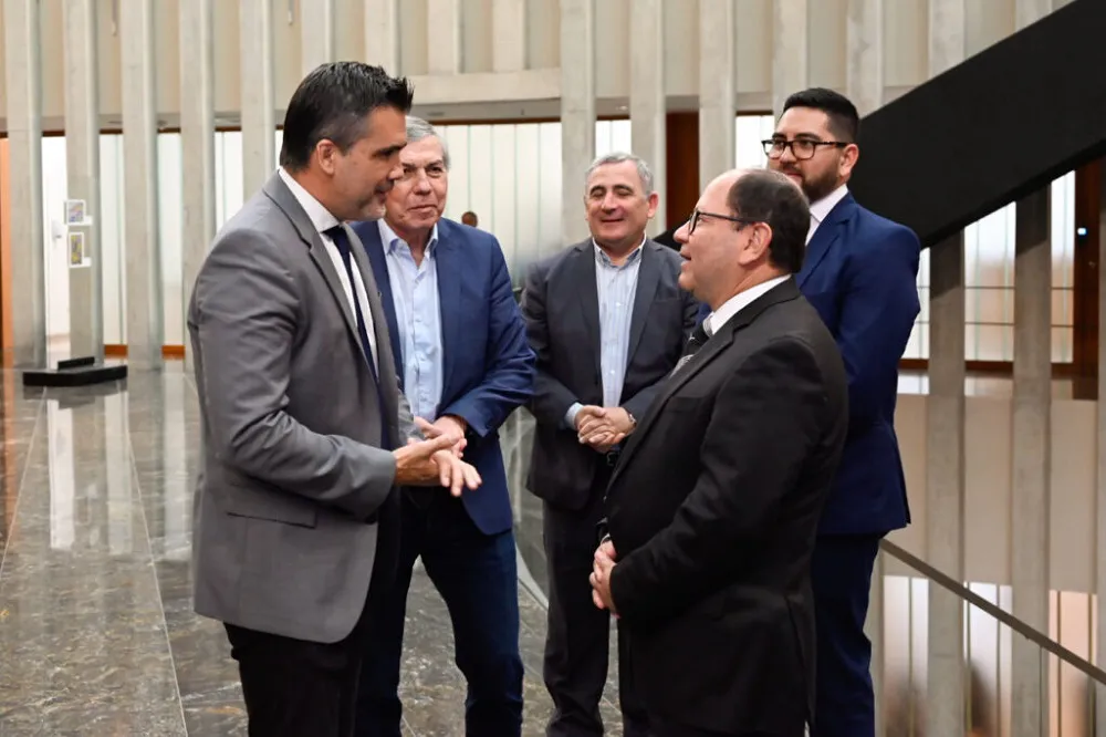 torres lima con embajador de guatemala