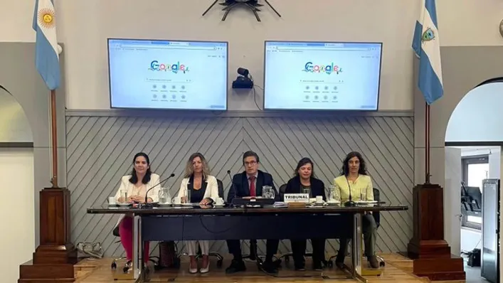 El Tribunal que por unanimidad anunció la absolución para ambas acusadas 2