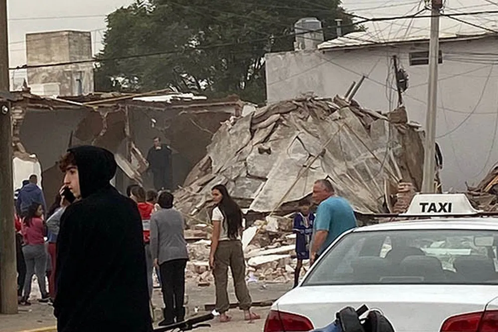 EL OBJETIVO FOTO OLIVA Derrumbe-casa-oliva VILLAMARIA VIVO