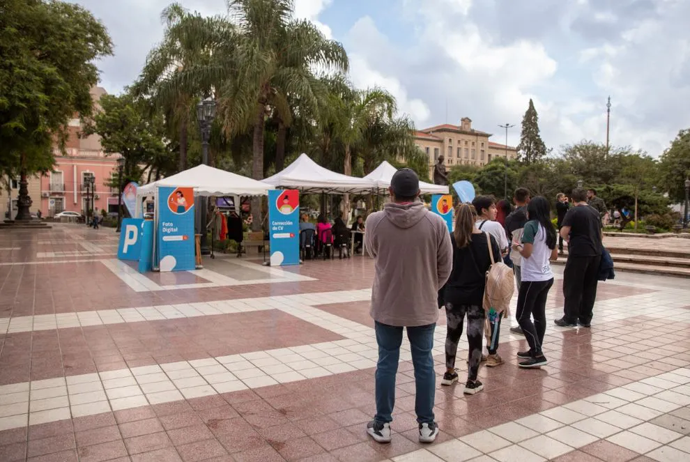 la Oficina Móvil de Empleo