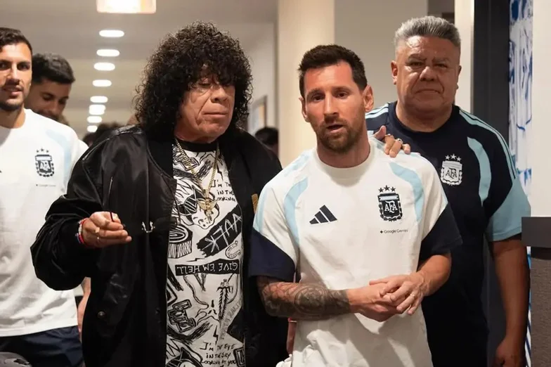 la Mona y Messi