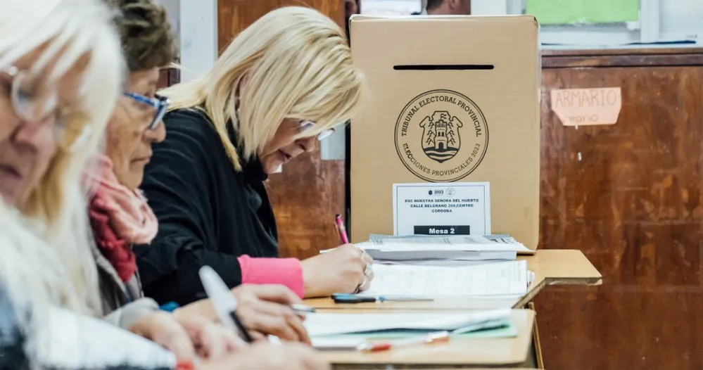 EL OBJETIVO FOTO ELECCIONES MULTA OCASA