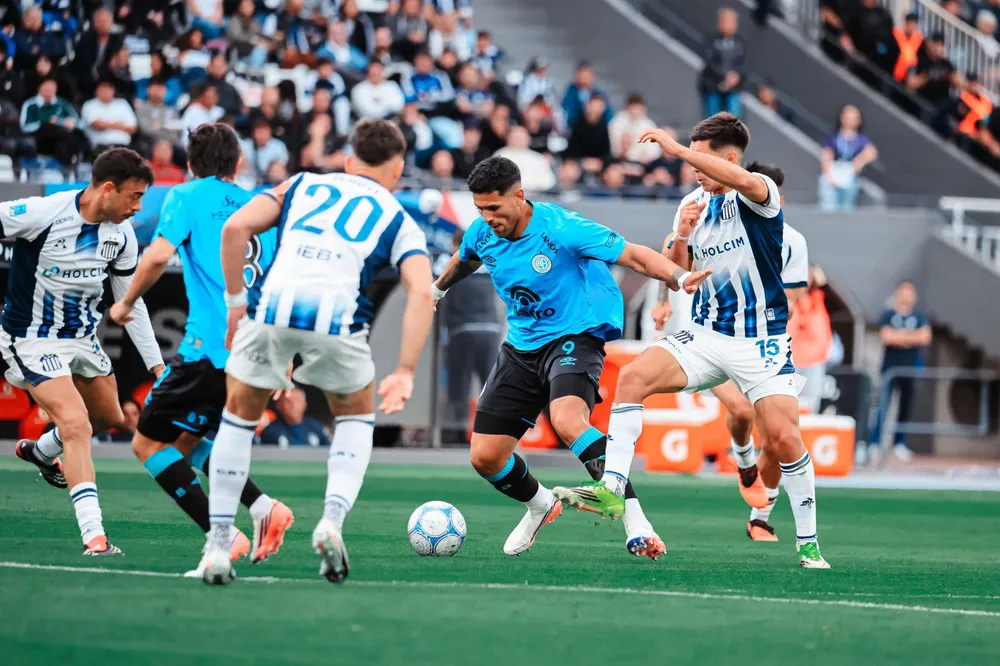 belgrano le ganó a talleres