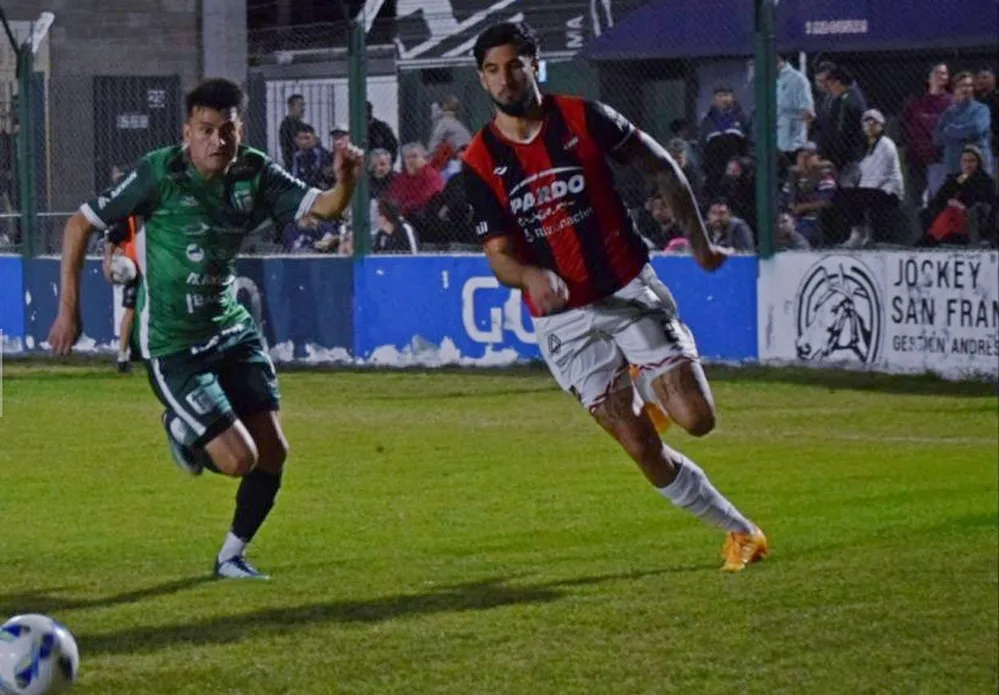 EL OBJETIVO FOTO SPORTIVO BELGRANO DOUGLAS HAIG 021023 2