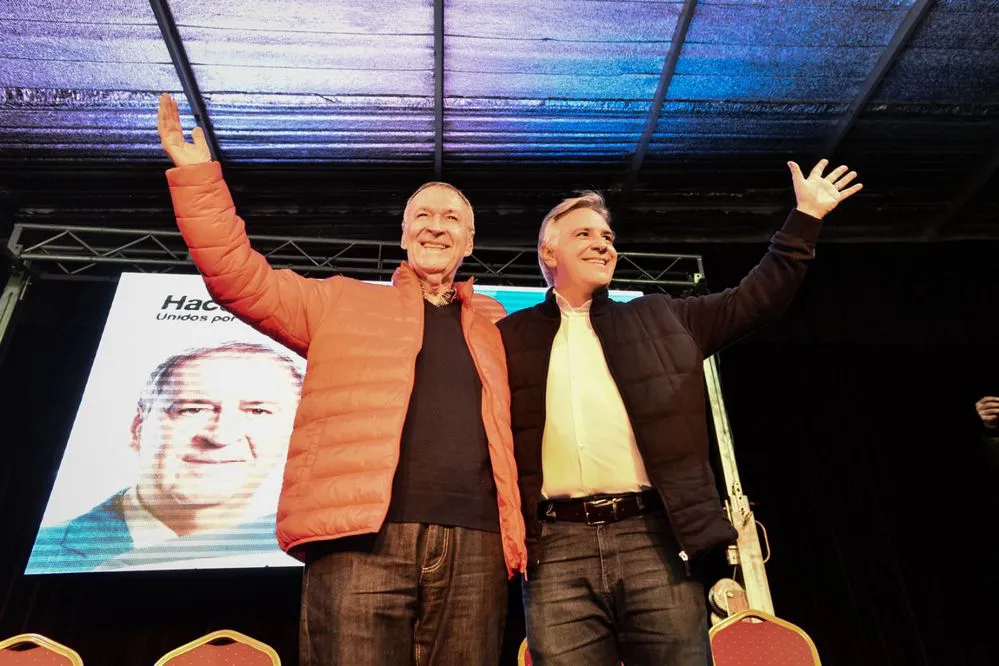 EL OBJETIVO FOTO LLARYORA SCHIARETTI LA FALDA