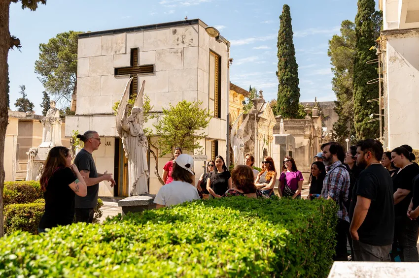 cementerio-san-jerónimo-visitas_ prensa Municipalidad