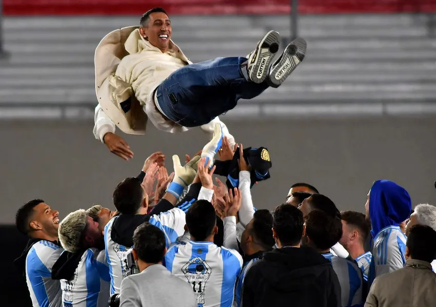 homenaje-Di-María_ NA